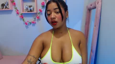 Snapshot of latinbrunett1 chatting on 07.20.26 latinbrunett1 online show from 07.20.26