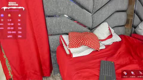 Snapshot of latinos_couples chatting on 12.04.24 James and Sara online show from 12.04.24