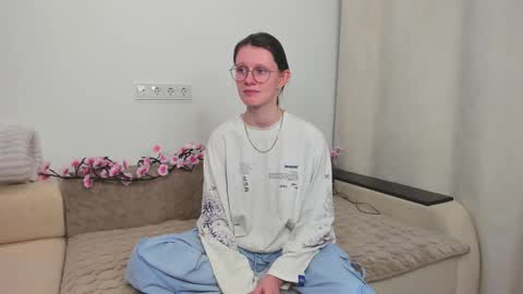 latoriacosner online show from 12.22.25