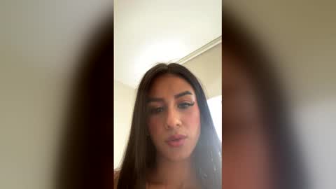 Snapshot of lau319414 chatting on 03.16.26 Laura Valmont online show from 03.16.26