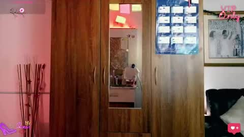 Snapshot of laujgray chatting on 01.14.26 laujgray online show from 01.14.26