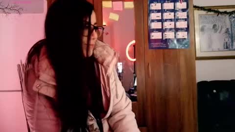 Snapshot of laujgray chatting on 02.01.26 laujgray online show from 02.01.26