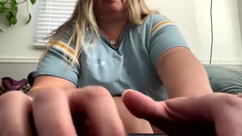 Snapshot of laulauma chatting on 01.17.25 LauLauMa online show from 01.17.25