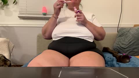 Snapshot of laulauma chatting on 01.21.25 LauLauMa online show from 01.21.25