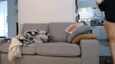 Snapshot of laulauma chatting on 02.15.25 LauLauMa online show from 02.15.25