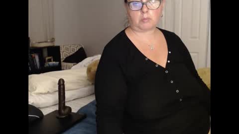 Snapshot of laulauma chatting on 09.15.25 LauLauMa online show from 09.15.25