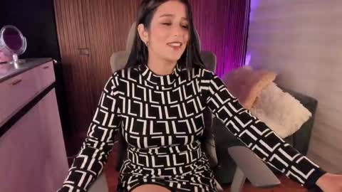 laura cruz online show from 04.21.26