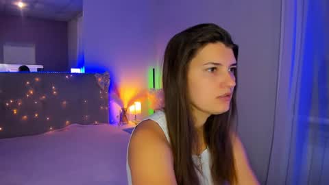 Laura online show from 08.03.26