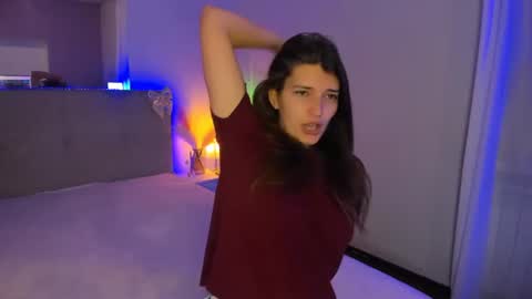 Laura online show from 08.04.26
