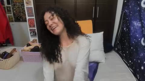 Snapshot of laura_anal_ chatting on 04.15.26 Wen online show from 04.15.26