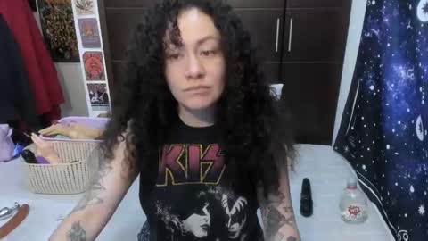 Snapshot of laura_anal_ chatting on 04.22.26 Wen online show from 04.22.26