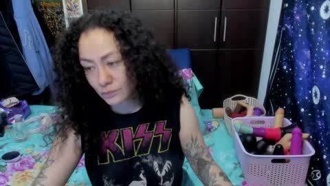 Snapshot of laura_anal_ chatting on 05.06.26 Wen online show from 05.06.26