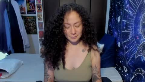Snapshot of laura_anal_ chatting on 05.08.26 Wen online show from 05.08.26