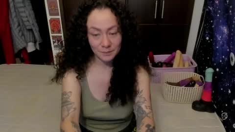 Snapshot of laura_anal_ chatting on 05.14.26 Wen online show from 05.14.26