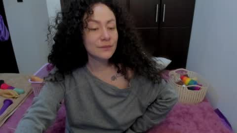 Snapshot of laura_anal_ chatting on 05.22.26 Wen online show from 05.22.26