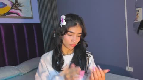 Laura online show from 06.04.26
