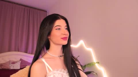 Snapshot of laura_coy chatting on 02.09.26 Laura online show from 02.09.26