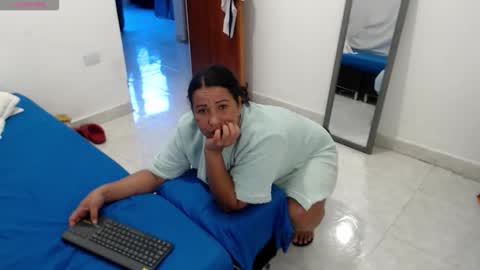 laura_foxx2379 online show from 04.20.26