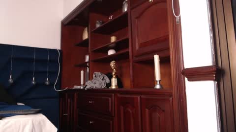 lLAURA online show from 12.10.24