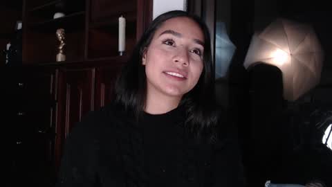 lLAURA online show from 12.11.24