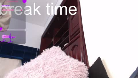 lLAURA online show from 12.31.24