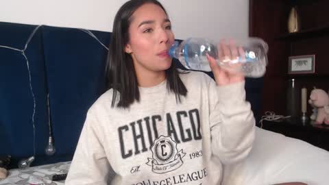 lLAURA online show from 01.25.25