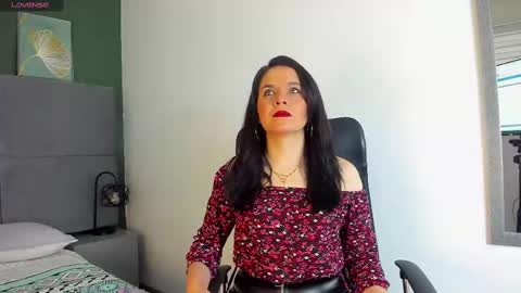 laura hotties online show from 03.06.25