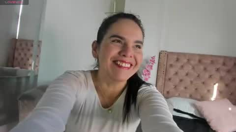 Snapshot of laura_hotties chatting on 07.13.26 laura hotties online show from 07.13.26