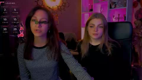 Snapshot of laura_queen_ chatting on 10.12.25 laura_queen_ online show from 10.12.25