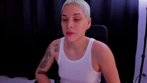 Snapshot of laura_r23 chatting on 09.16.25 Laura Rose online show from 09.16.25