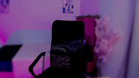 Snapshot of laura_r23 chatting on 11.15.25 Laura Rose online show from 11.15.25