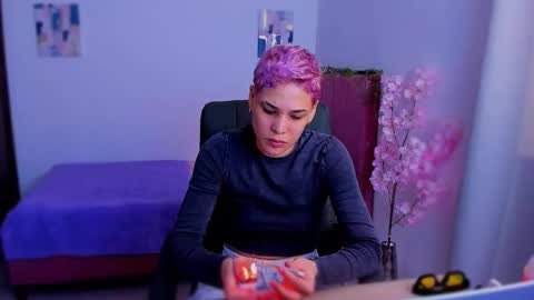 Snapshot of laura_r23 chatting on 12.05.25 Laura Rose online show from 12.05.25