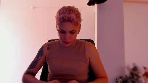 Snapshot of laura_r23 chatting on 12.21.25 Laura Rose online show from 12.21.25