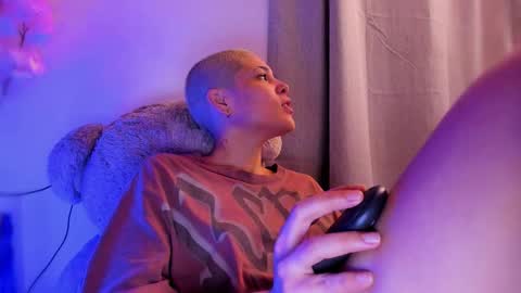 Snapshot of laura_r23 chatting on 01.05.26 Laura Rose online show from 01.05.26