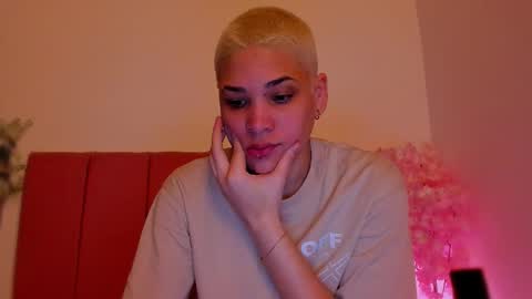 Snapshot of laura_r23 chatting on 01.18.26 Laura Rose online show from 01.18.26