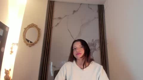 Snapshot of laura_serena chatting on 06.17.26 laura_serena online show from 06.17.26