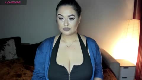 Laura online show from 11.16.25