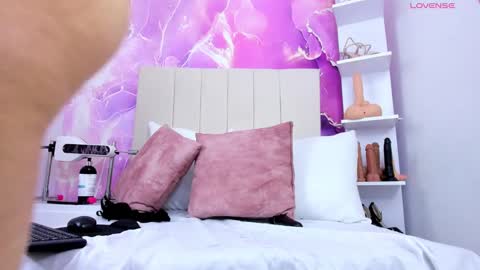 Laura Smith online show from 01.21.25