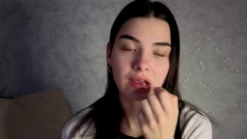 Laura online show from 03.24.26