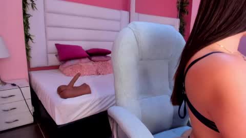 Laura online show from 05.11.26