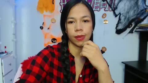 lauracb          online show from 10.22.25