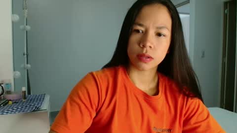 lauracb          online show from 03.26.26