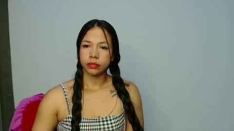 lauracb          online show from 04.09.26