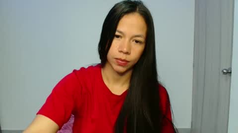 lauracb          online show from 04.28.26