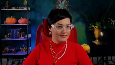 Snapshot of lauradavidsons chatting on 10.31.25 lauradavidsons online show from 10.31.25