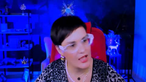 Snapshot of lauradavidsons chatting on 11.28.25 lauradavidsons online show from 11.28.25