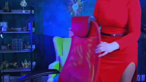 Snapshot of lauradavidsons chatting on 02.16.26 lauradavidsons online show from 02.16.26