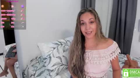 Snapshot of laurafarrely chatting on 11.06.25 Laura online show from 11.06.25