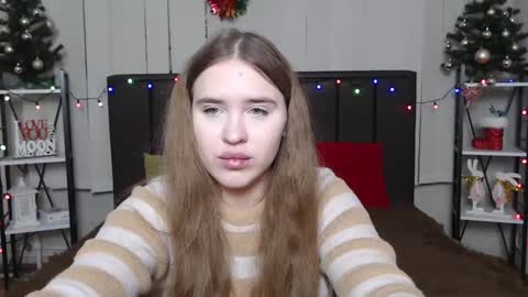Snapshot of laurahlot chatting on 12.30.24 LauraHlot online show from 12.30.24