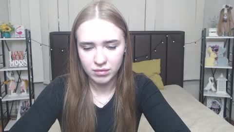Snapshot of laurahlot chatting on 10.15.25 LauraHlot online show from 10.15.25
